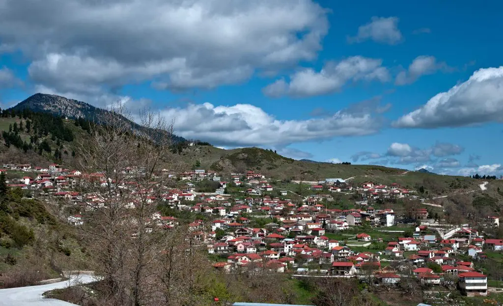 Χρυσομηλιά Καλαμπάκας: Το χωριό των πολυτέκνων που αντιστέκεται στην ερήμωση