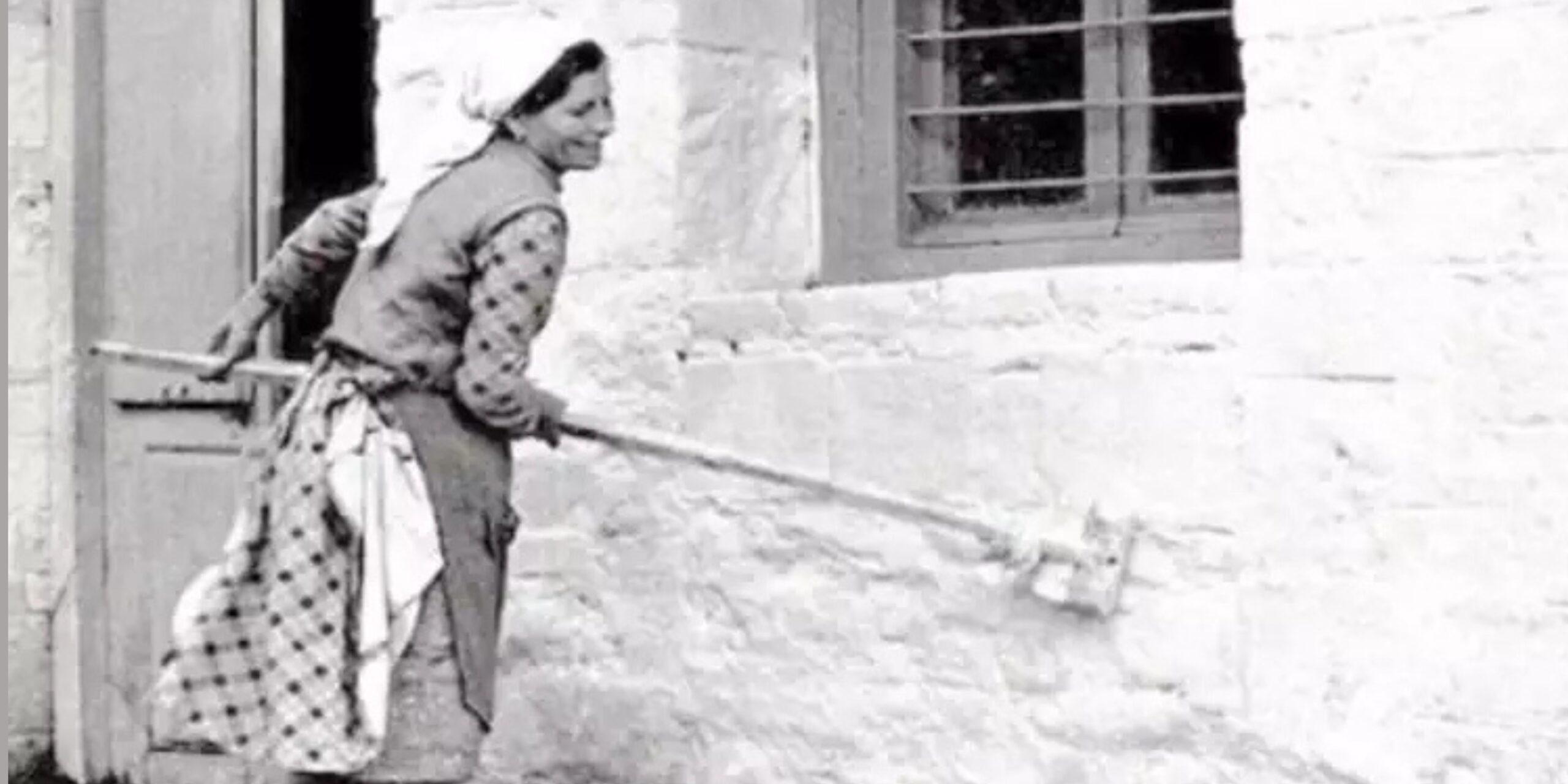 Λευκές Αυλές: Η παράδοση του ασβεστώματος το Πάσχα