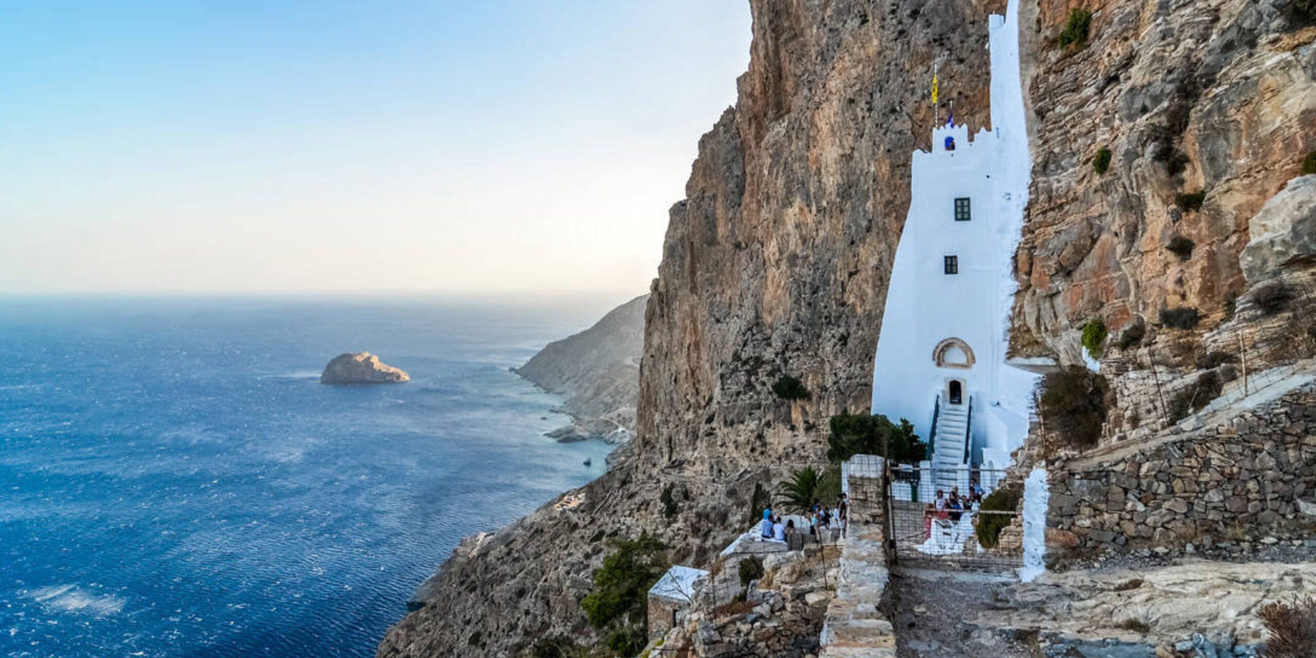 Παναγία Χοζοβιώτισσα: Εκεί όπου η πίστη συναντά το απέραντο γαλάζιο