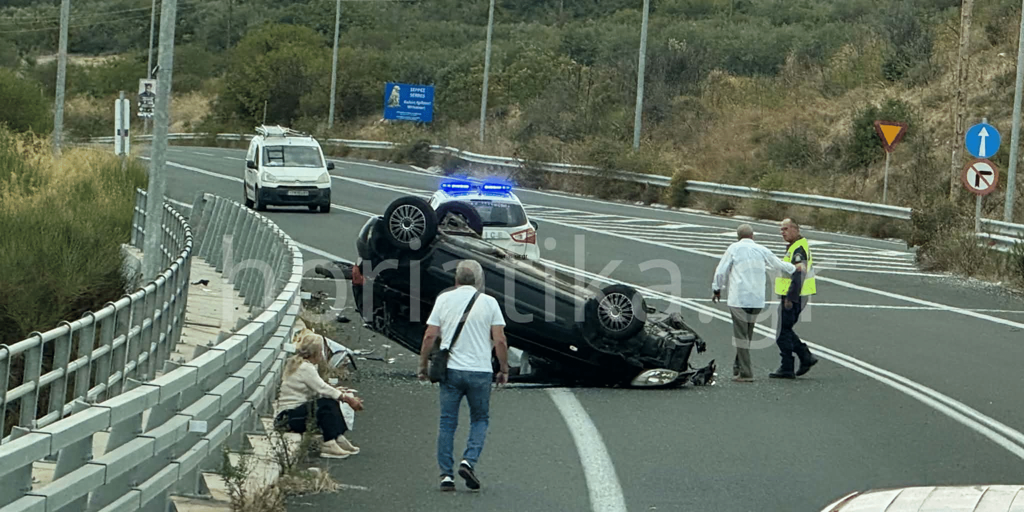 ΕΚΤΑΚΤΟ: Ανατροπή αυτοκινήτου στη γέφυρα στην Κάτω Αμφίπολη